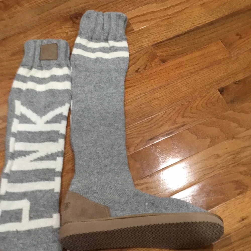 Victoria’s Secret PINK Mukluks BNWT - Picture 3 of 6